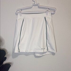 Wilo the label Medium White Athletic Skort with Green Trim